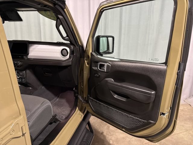 Used 2025 Jeep Wrangler Unlimited Sport AWD/4WD image 32