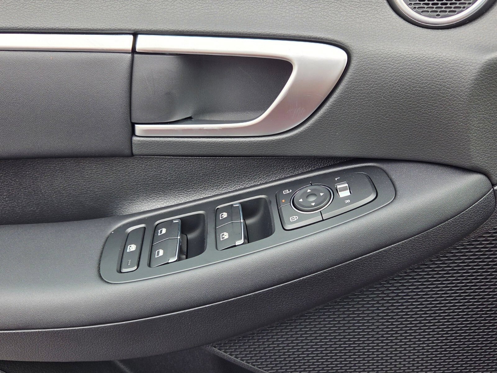 New 2026 Hyundai Sonata SEL FWD image 27