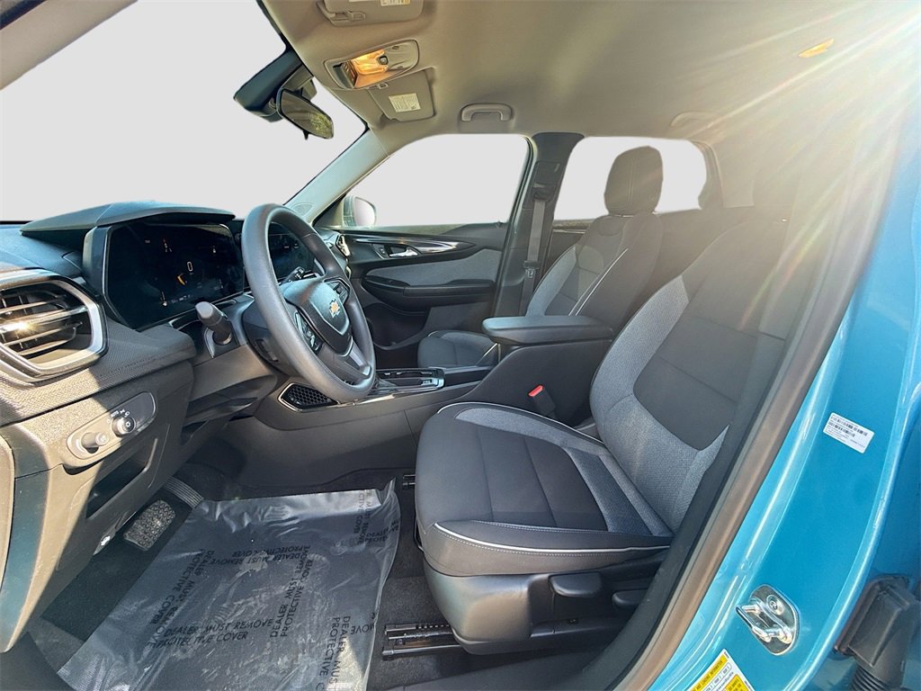 Used 2025 Chevrolet TrailBlazer LS w/ LS Convenience Package image 19