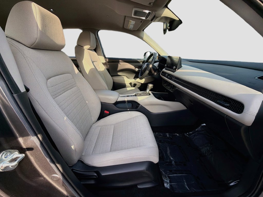Certified 2025 Honda HR-V LX image 30