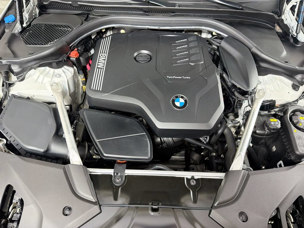 Used 2022 BMW 530i w/ M Sport Package RWD image 31