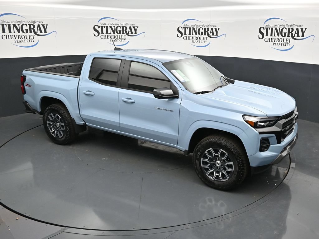 Used 2025 Chevrolet Colorado Z71 w/ Technology Package AWD/4WD image 18