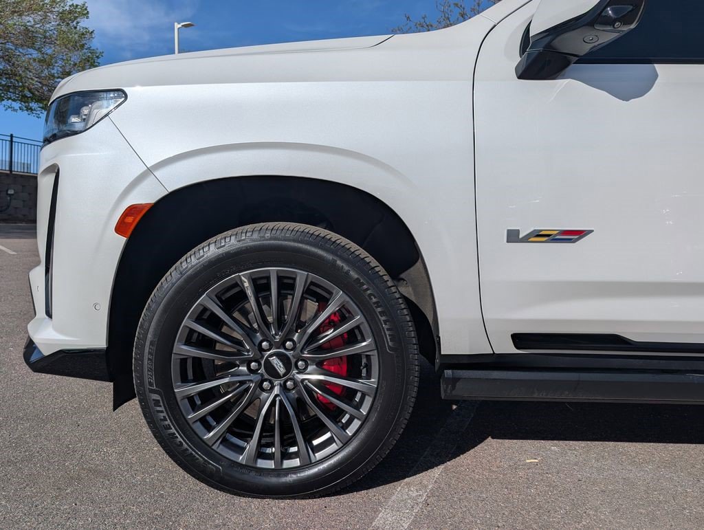 Certified 2023 Cadillac Escalade ESV V AWD/4WD image 8