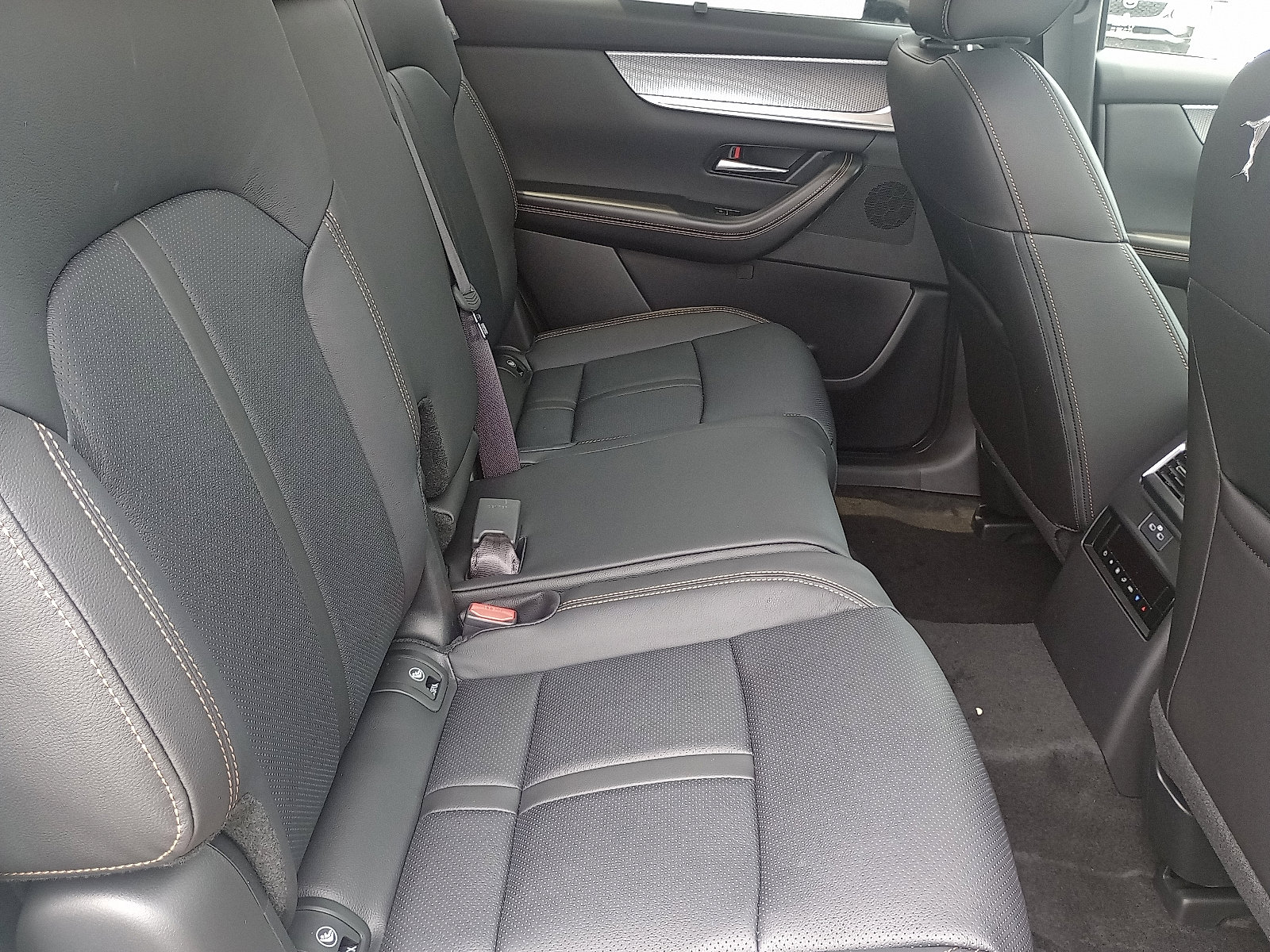 New 2025 MAZDA CX-70 3.3 Turbo w/ Preferred Package image 8