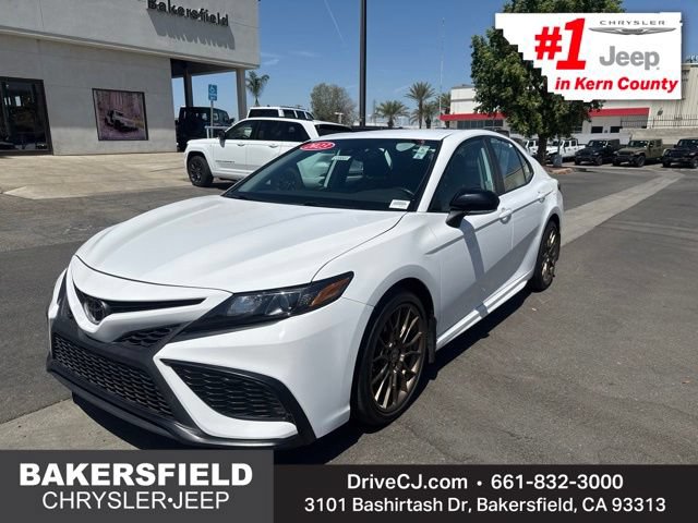 Used 2023 Toyota Camry SE FWD image 1