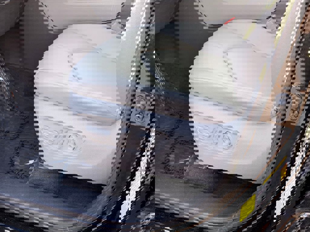 Used 2022 Toyota Highlander XLE image 28