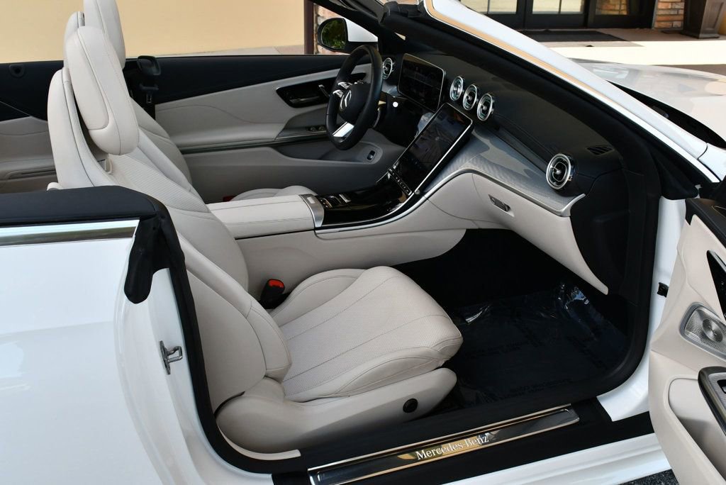 Used 2025 Mercedes-Benz CLE 300 4MATIC Cabriolet image 64