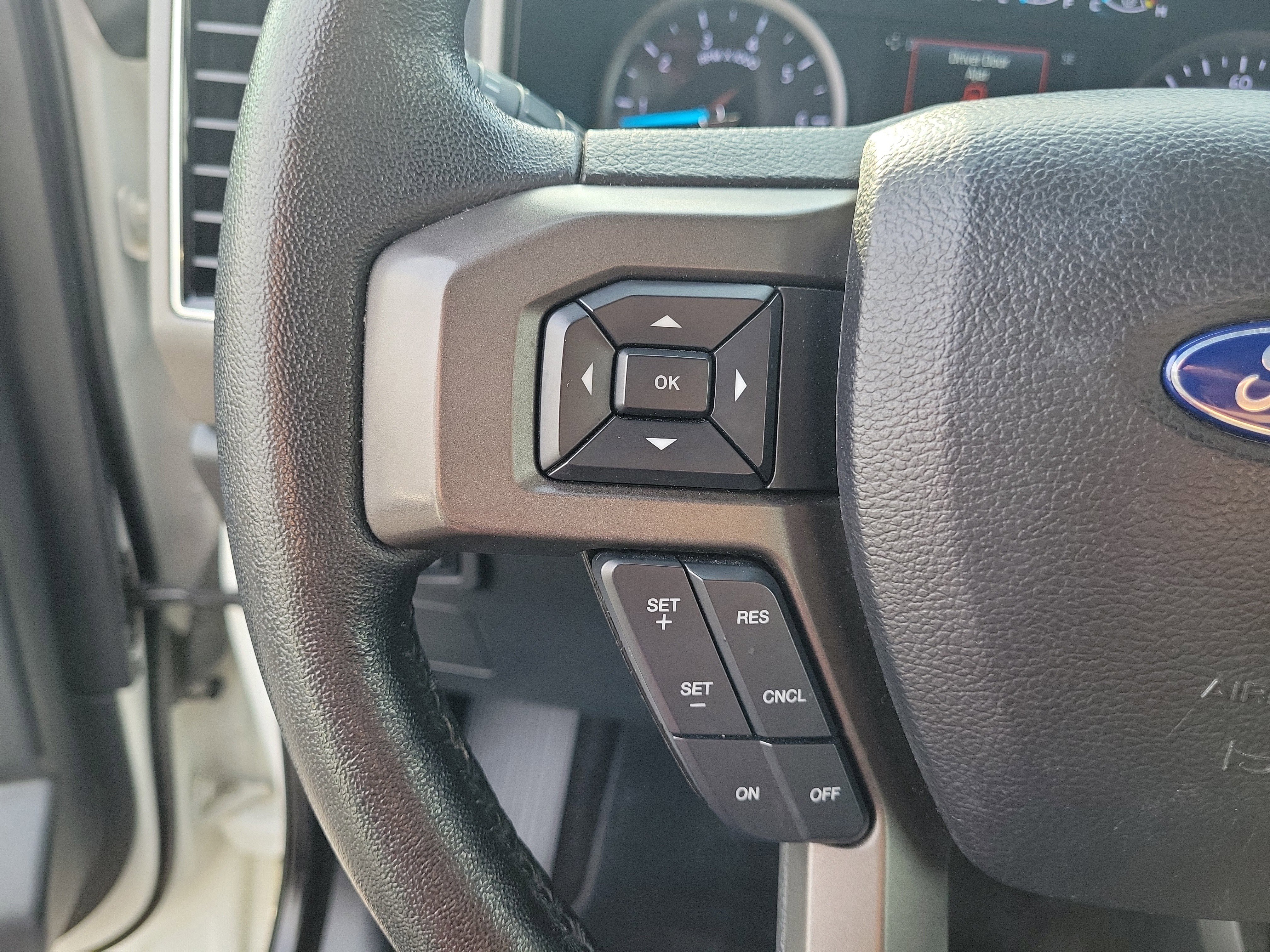 Used 2020 Ford Expedition XLT w/ Equipment Group 201A AWD/4WD image 27