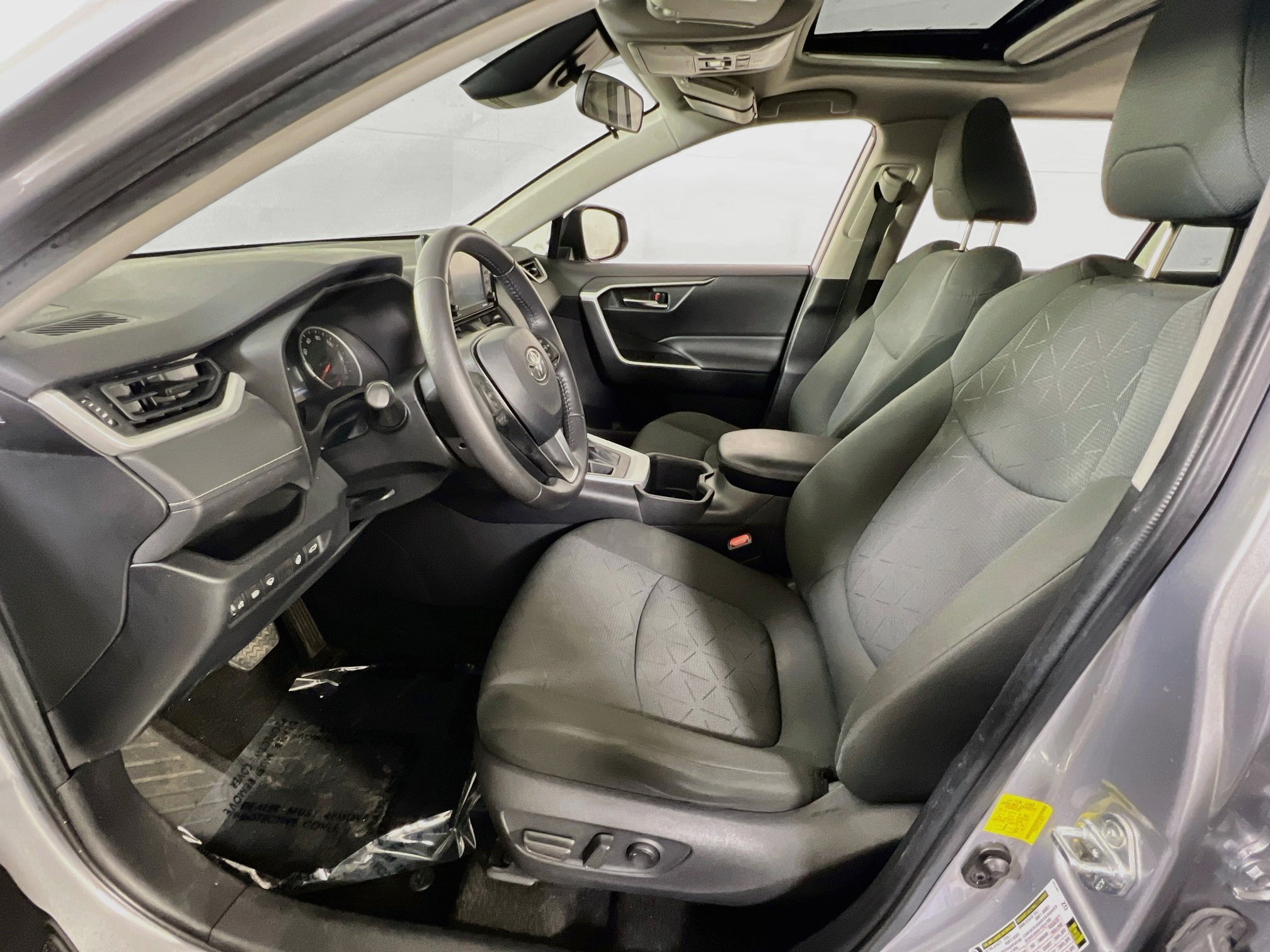 Used 2022 Toyota RAV4 XLE w/ Convenience Package AWD/4WD image 20