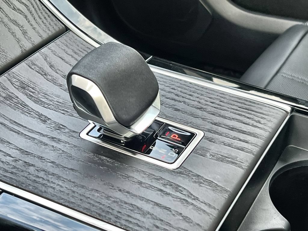 Certified 2025 Land Rover Range Rover Velar Dynamic SE AWD/4WD image 27