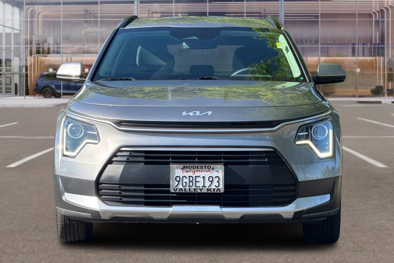 Used 2023 Kia Niro LX image 6