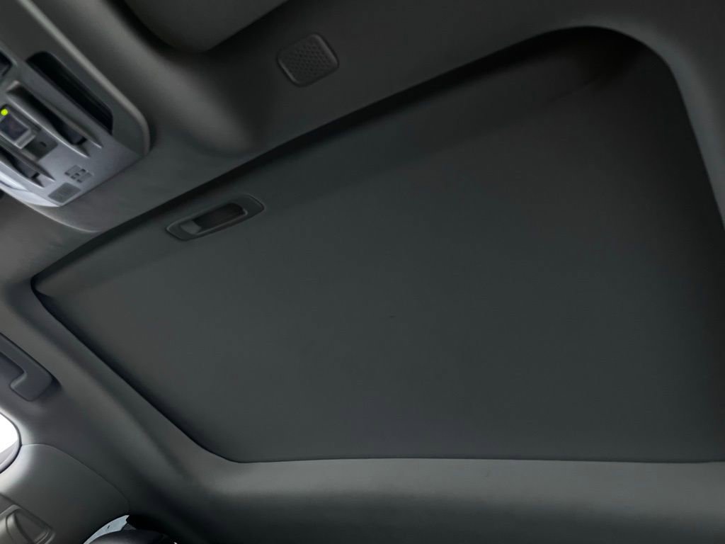 Used 2020 Toyota Highlander XLE image 57