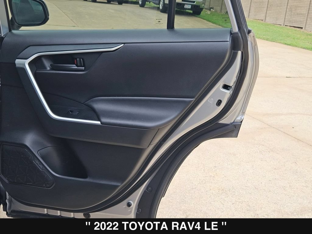 Used 2022 Toyota RAV4 LE FWD image 23