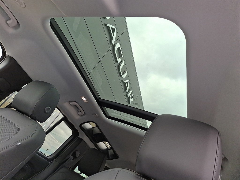 Used 2026 Land Rover Defender 110 S image 14