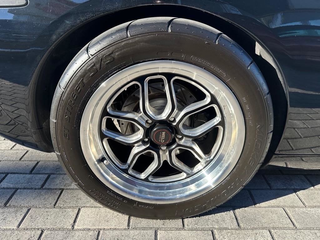 Used 2010 Chevrolet Corvette Coupe w/ 1LT image 24