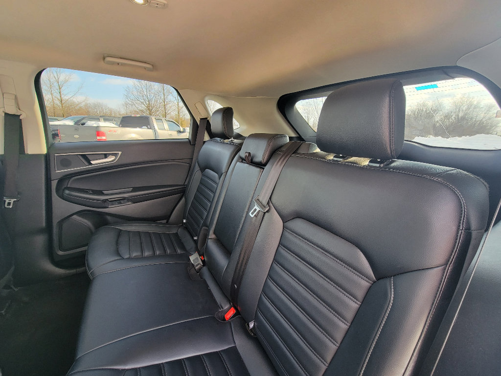 Used 2024 Ford Edge SEL image 25