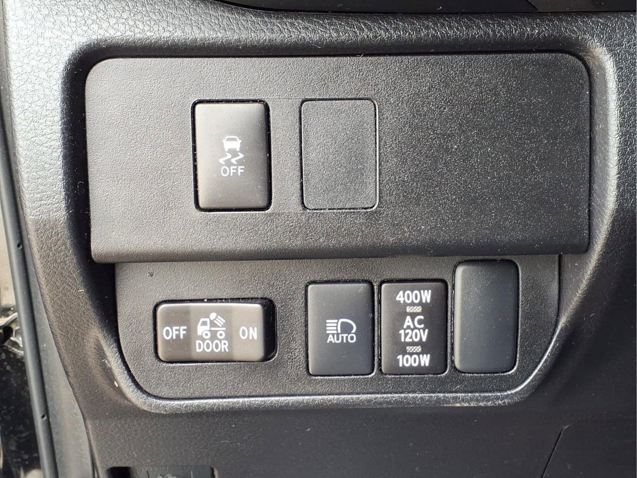 Used 2023 Toyota Tacoma TRD Sport w/ TRD Premium Sport Package AWD/4WD image 16