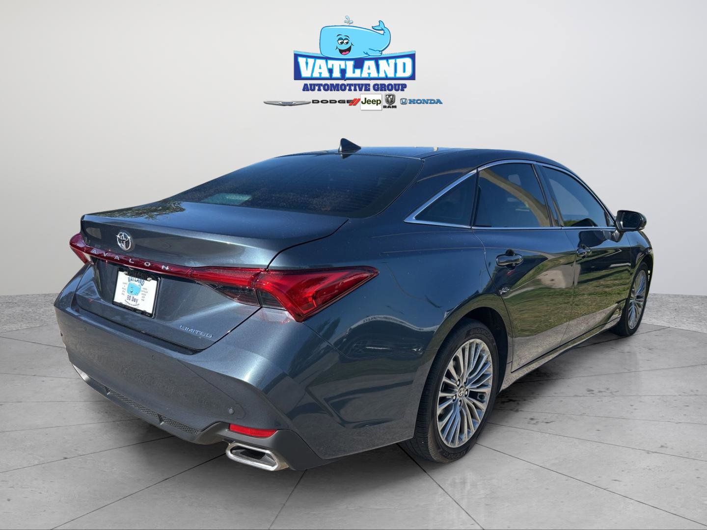 Used 2022 Toyota Avalon Limited w/ Advanced Safety Package image 5