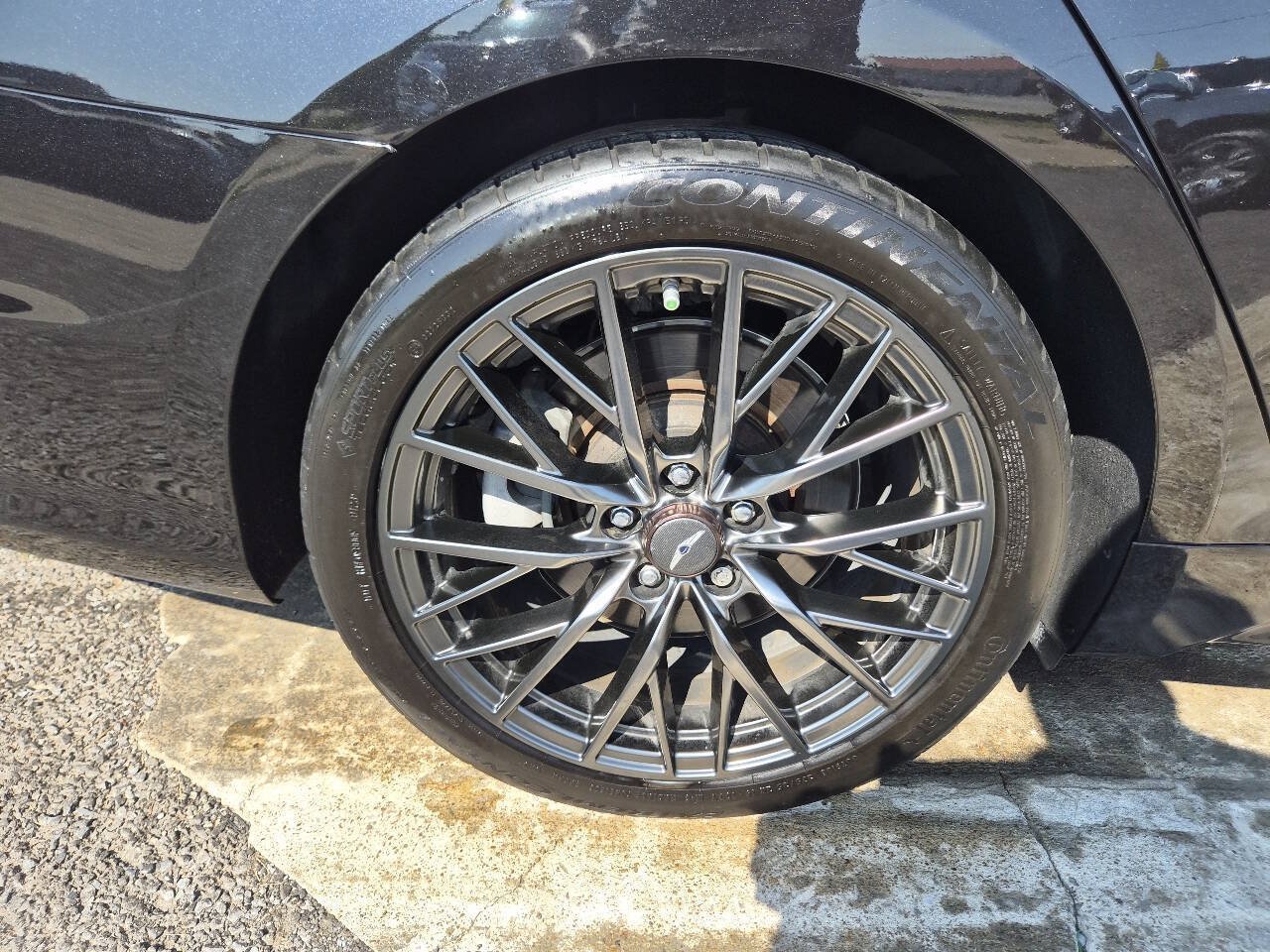 Used 2018 Genesis G80 3.3T Sport RWD image 23