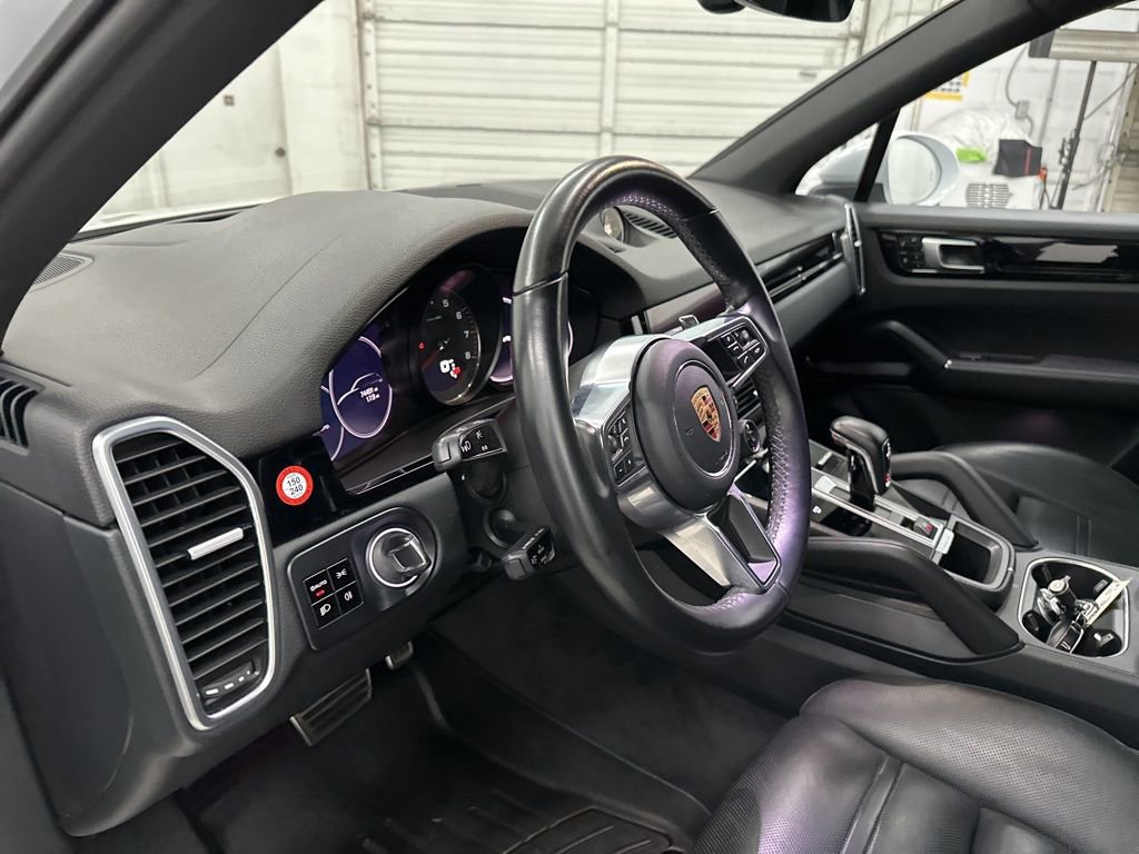 Used 2019 Porsche Cayenne S image 10