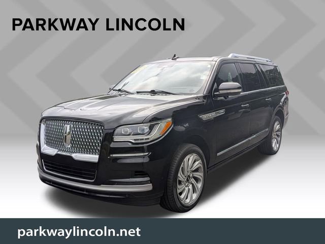 Certified 2023 Lincoln Navigator L Reserve AWD/4WD image 1