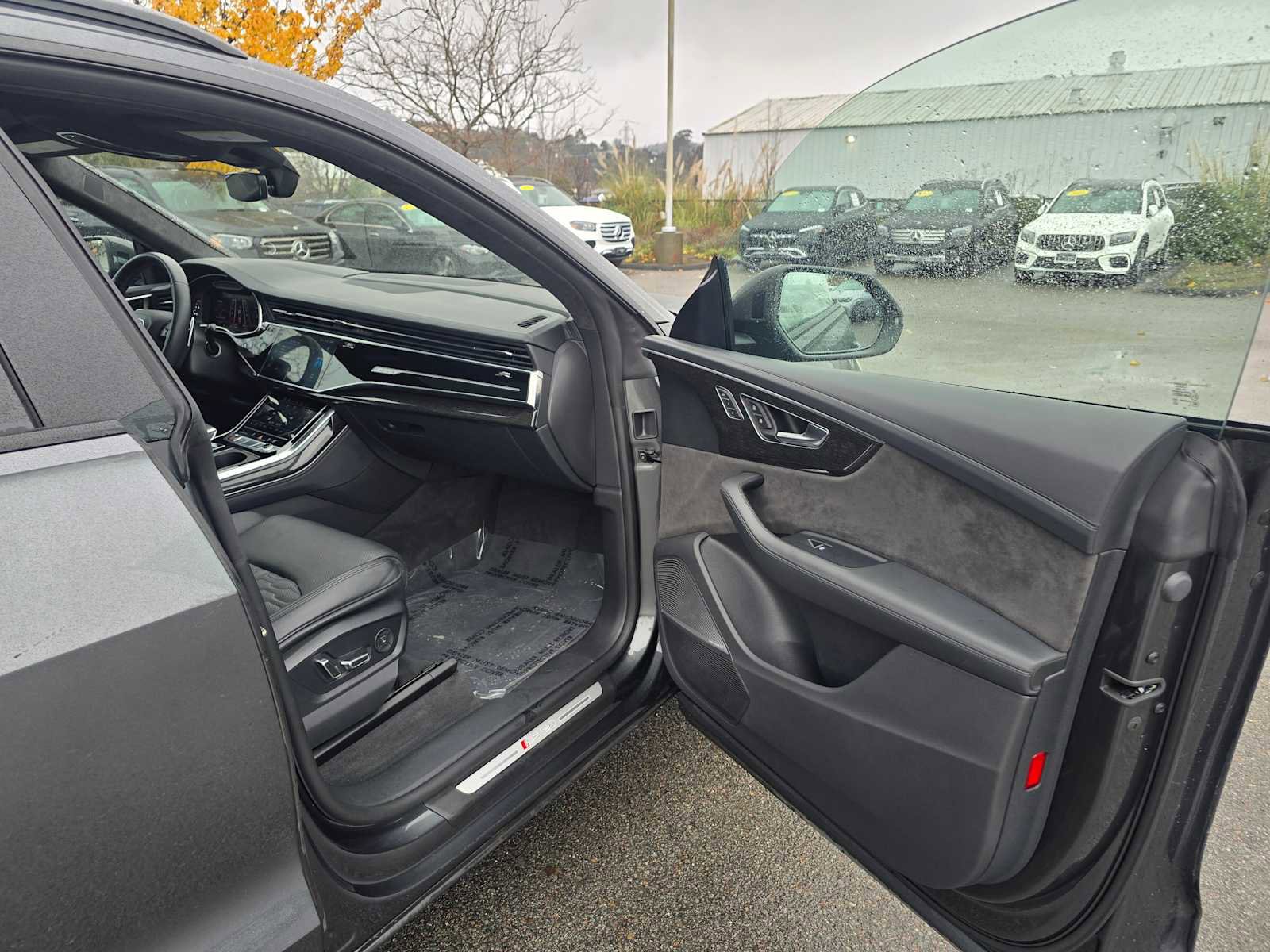 Used 2021 Audi RS Q8 w/ Carbon Optic Package image 12