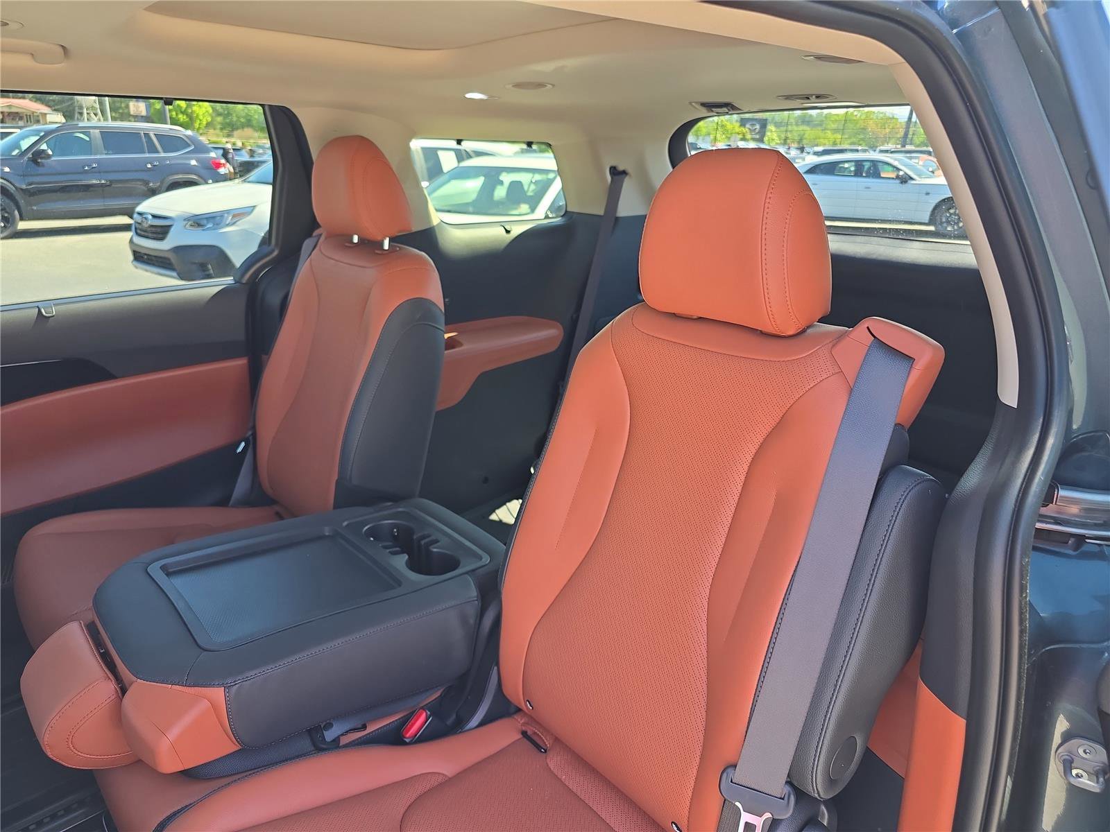 Used 2024 Kia Carnival SX Prestige FWD image 12