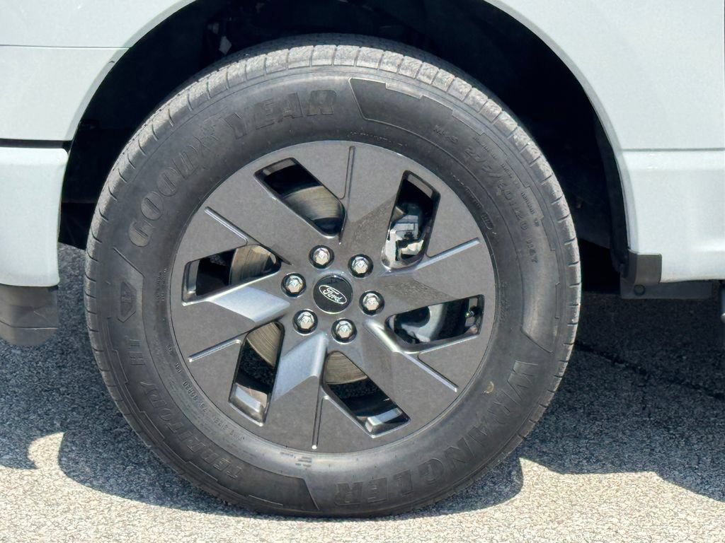 Used 2024 Ford F150 Lightning Flash AWD/4WD image 42