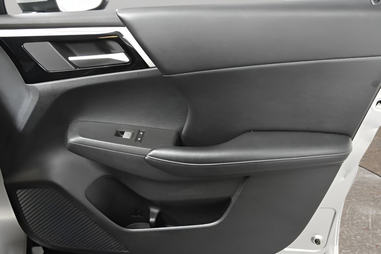 Used 2024 Mitsubishi Outlander SE FWD image 14