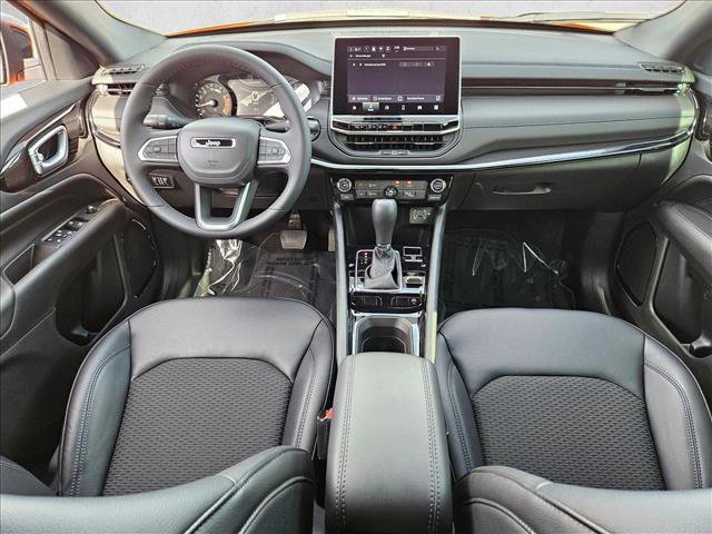 Used 2026 Jeep Compass Latitude image 16