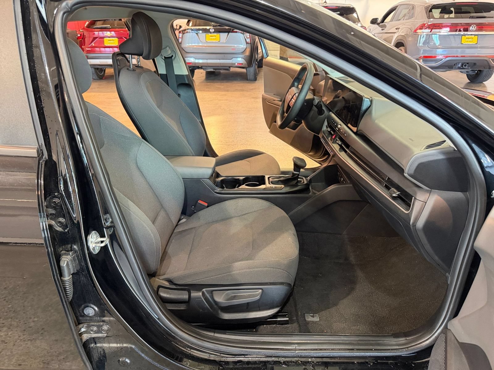 Used 2025 Kia K4 FWD image 35