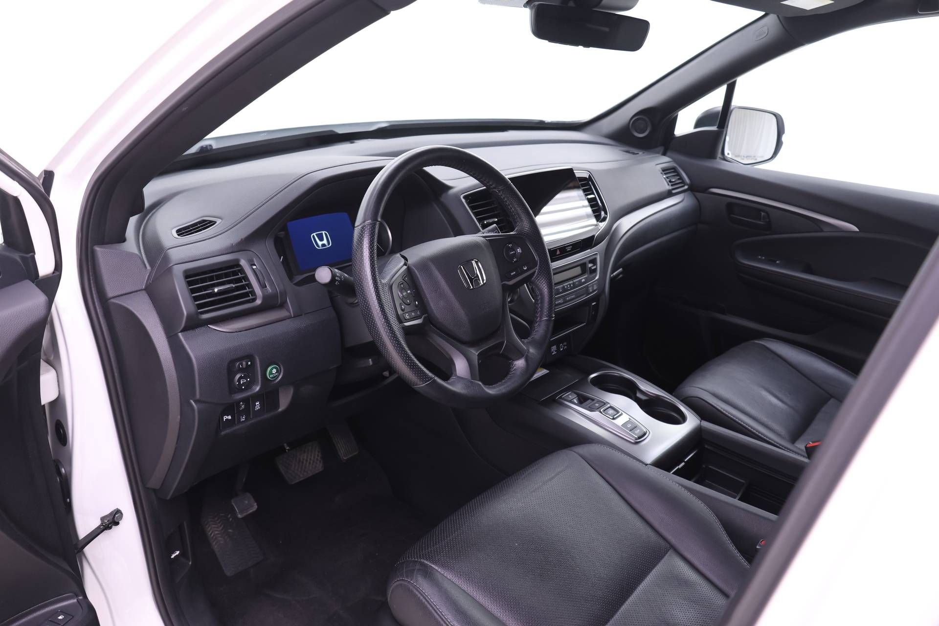Used 2023 Honda Passport EX-L image 3
