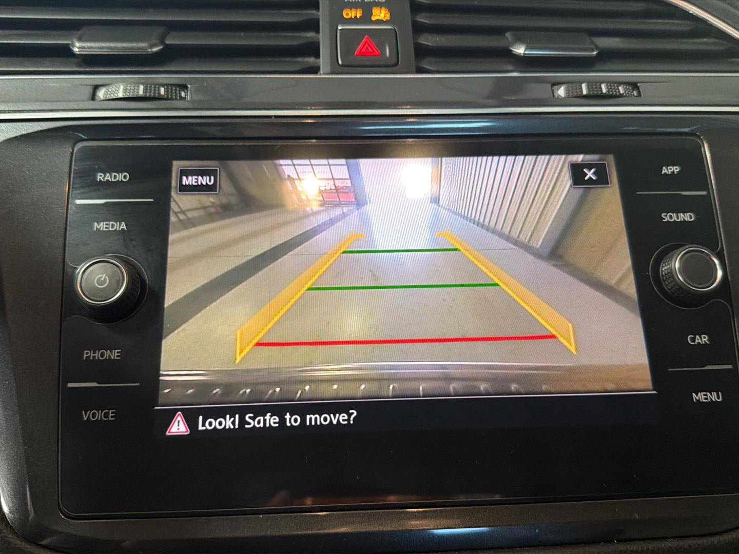 Used 2018 Volkswagen Tiguan SE image 21