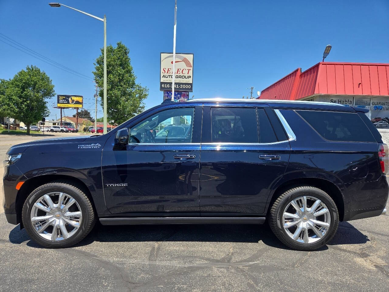 Used 2021 Chevrolet Tahoe High Country AWD/4WD image 1