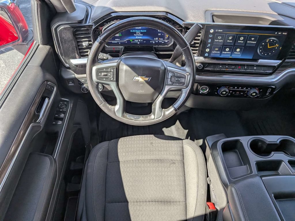 Used 2022 Chevrolet Silverado 1500 LT AWD/4WD image 14