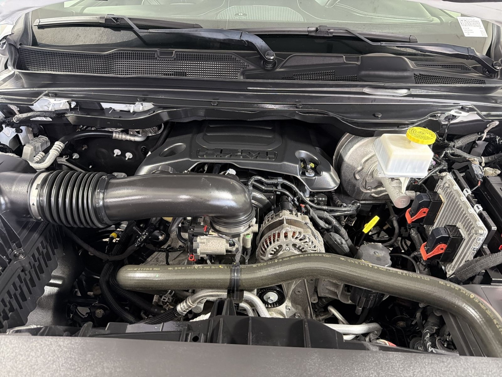 Used 2022 RAM 1500 Limited w/ Body Color Bumper Group AWD/4WD image 28