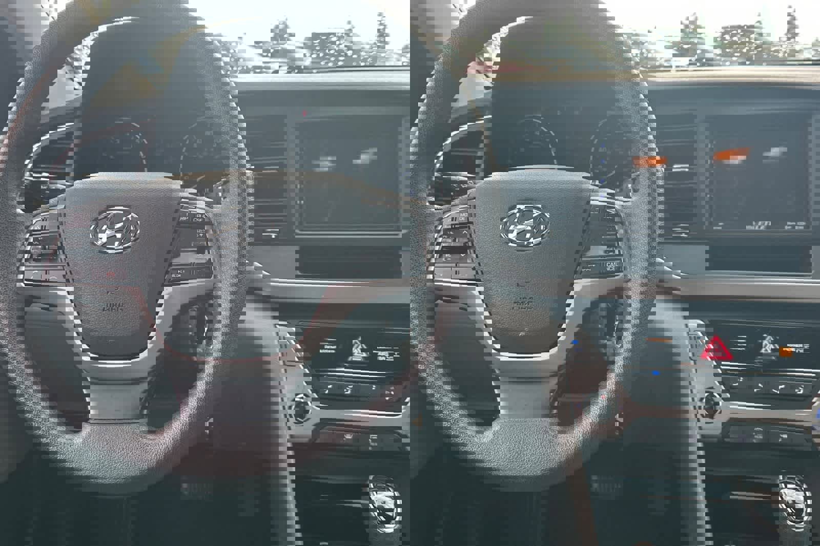 Used 2017 Hyundai Elantra SE image 14