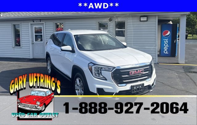 Used 2023 GMC Terrain SLE image 1