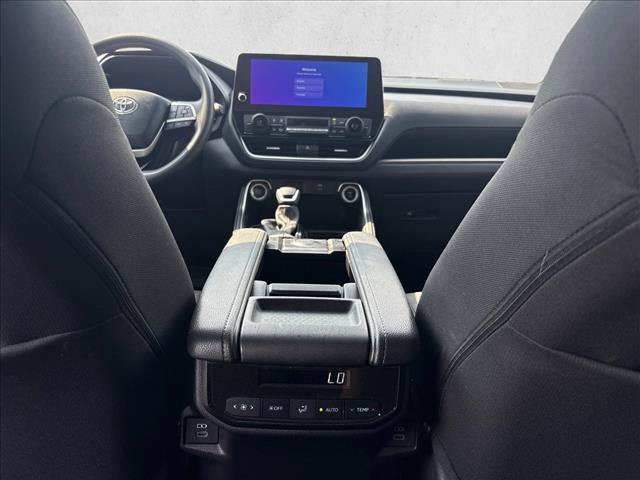 Certified 2025 Toyota Grand Highlander FWD image 22