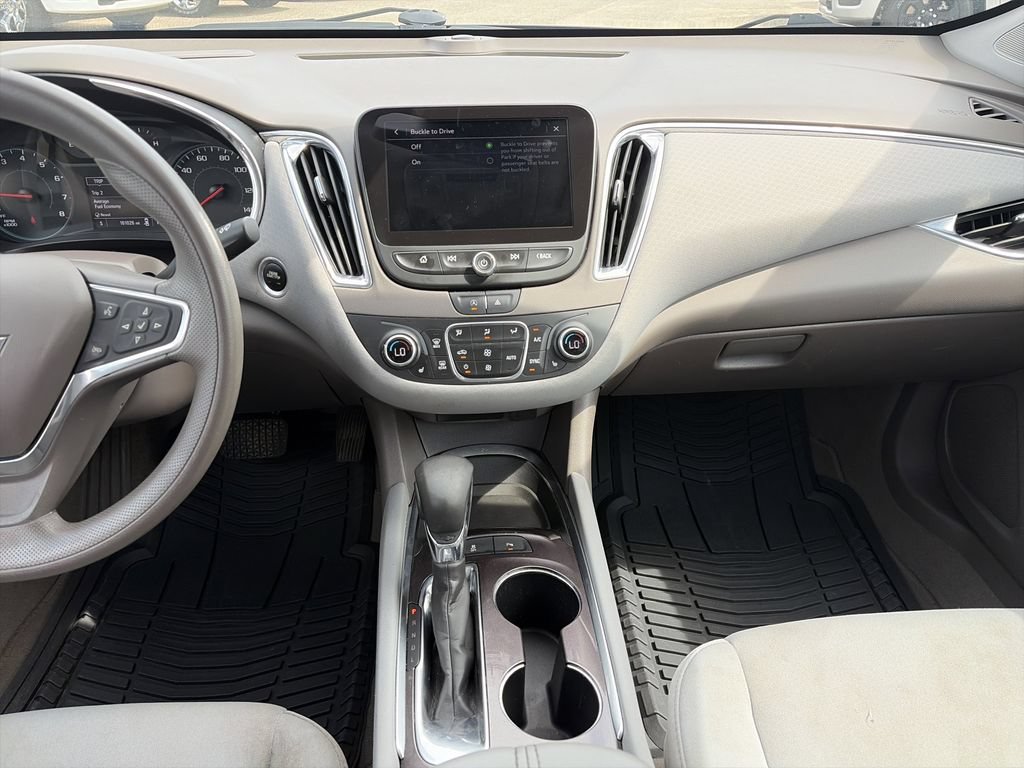 Used 2021 Chevrolet Malibu LT FWD image 15