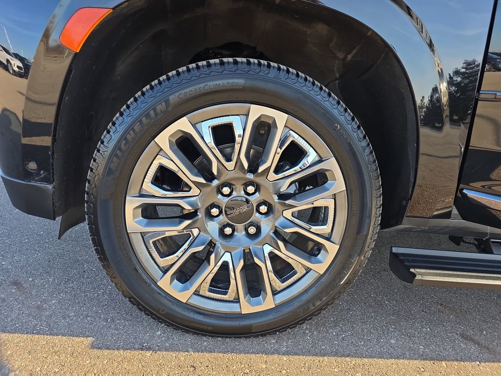 Used 2023 GMC Yukon XL Denali Ultimate image 38
