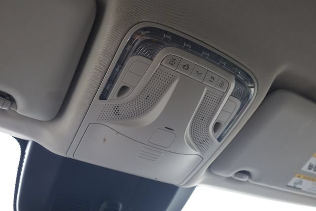 Used 2023 Mercedes-Benz Metris Passenger image 19