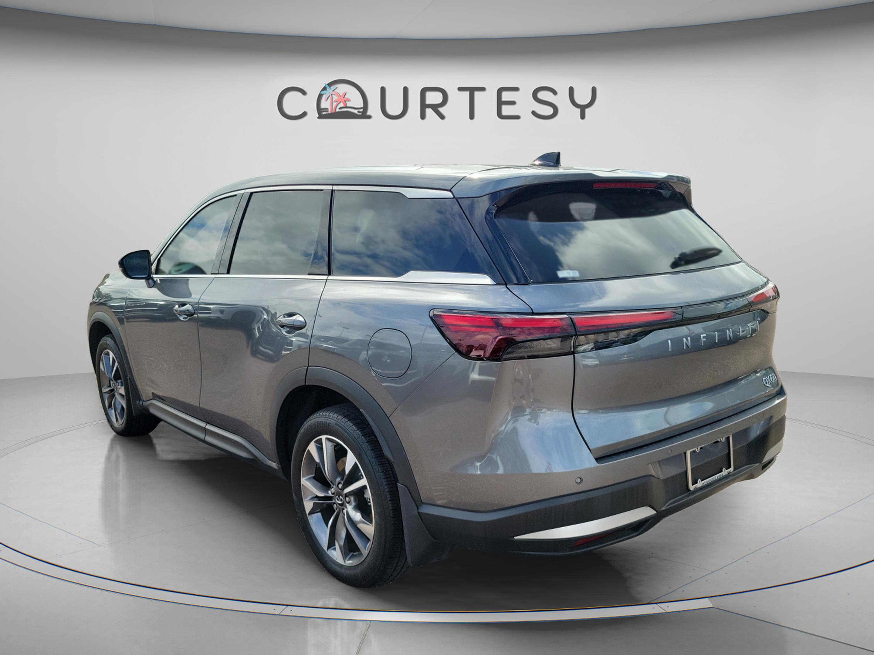 Certified 2026 INFINITI QX60 Pure image 2