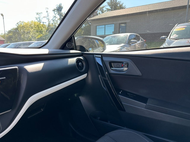 Used 2017 Toyota Corolla iM image 18