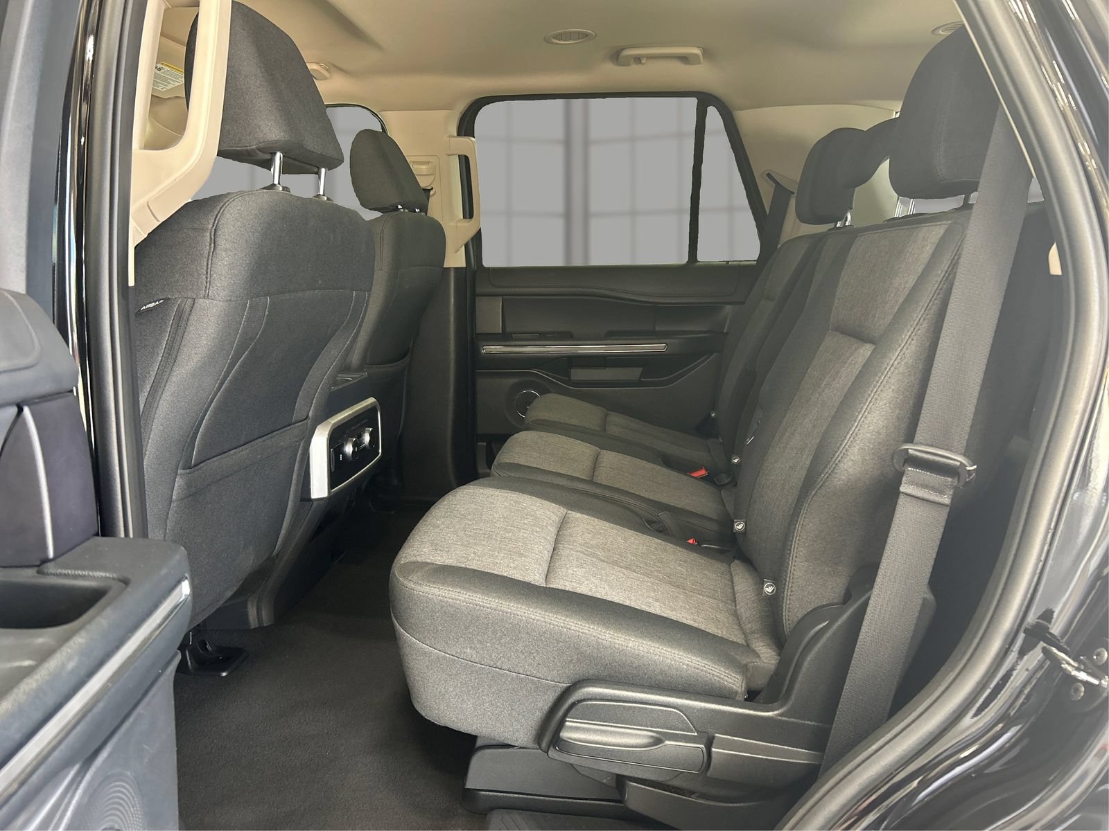 Used 2024 Ford Expedition XLT AWD/4WD image 10
