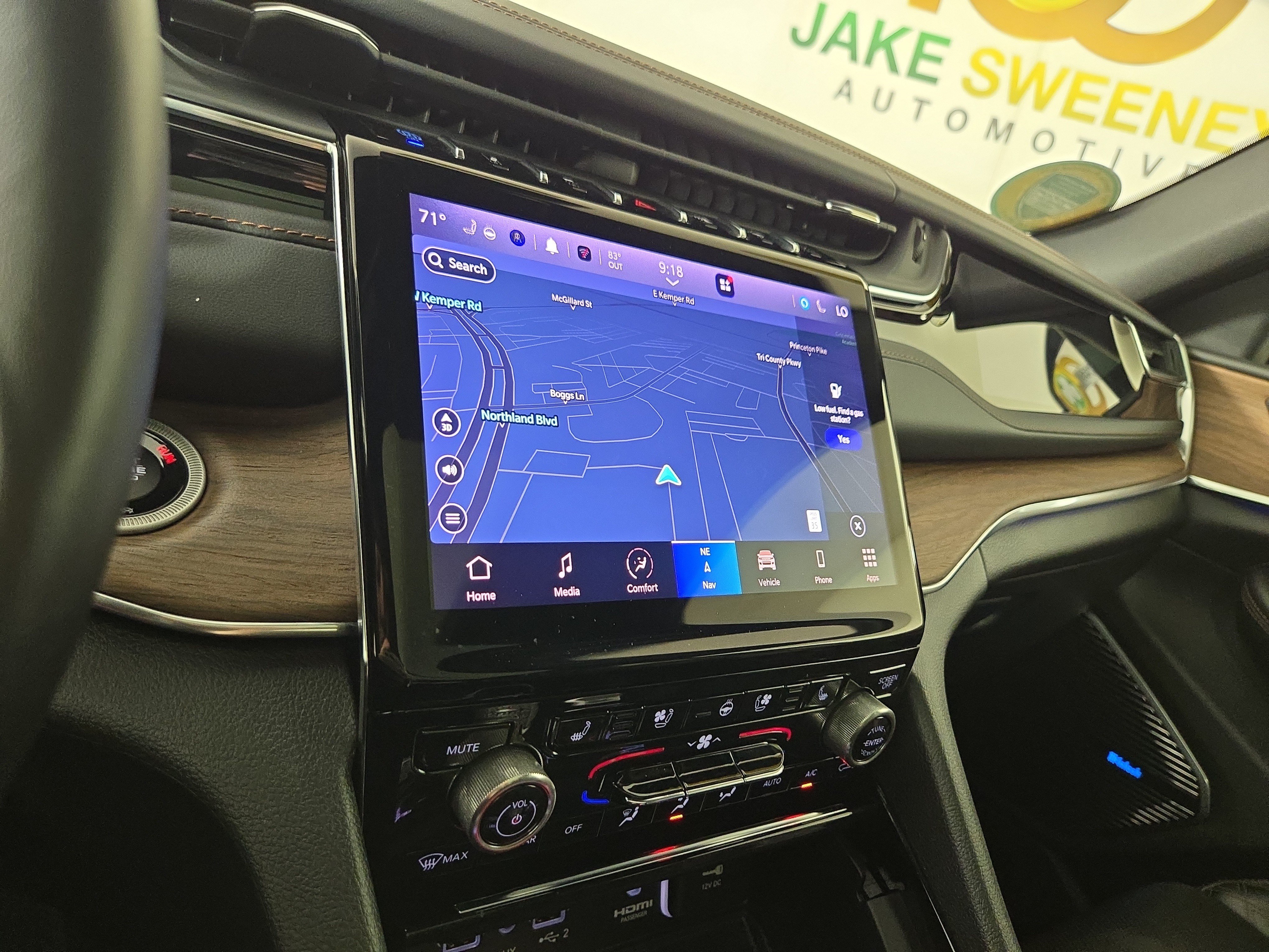 Used 2023 Jeep Grand Cherokee Summit w/ Luxury Tech Group V AWD/4WD image 20