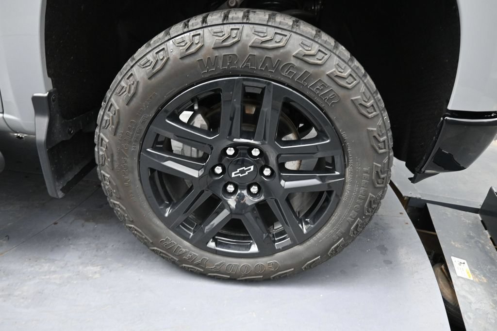 Used 2024 Chevrolet Silverado 1500 LT Trail Boss w/ LT Trail Boss Premium Package AWD/4WD image 18
