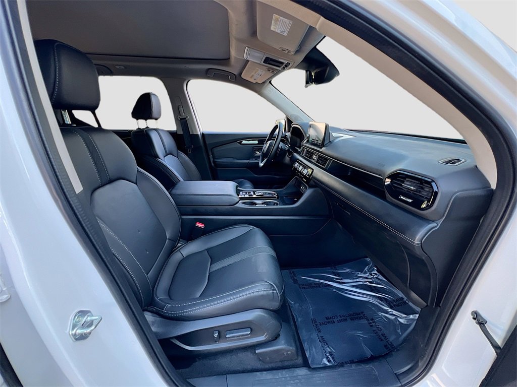 Used 2023 Honda Pilot Touring image 30