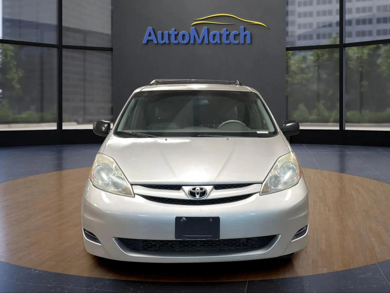 Used 2009 Toyota Sienna CE FWD image 2