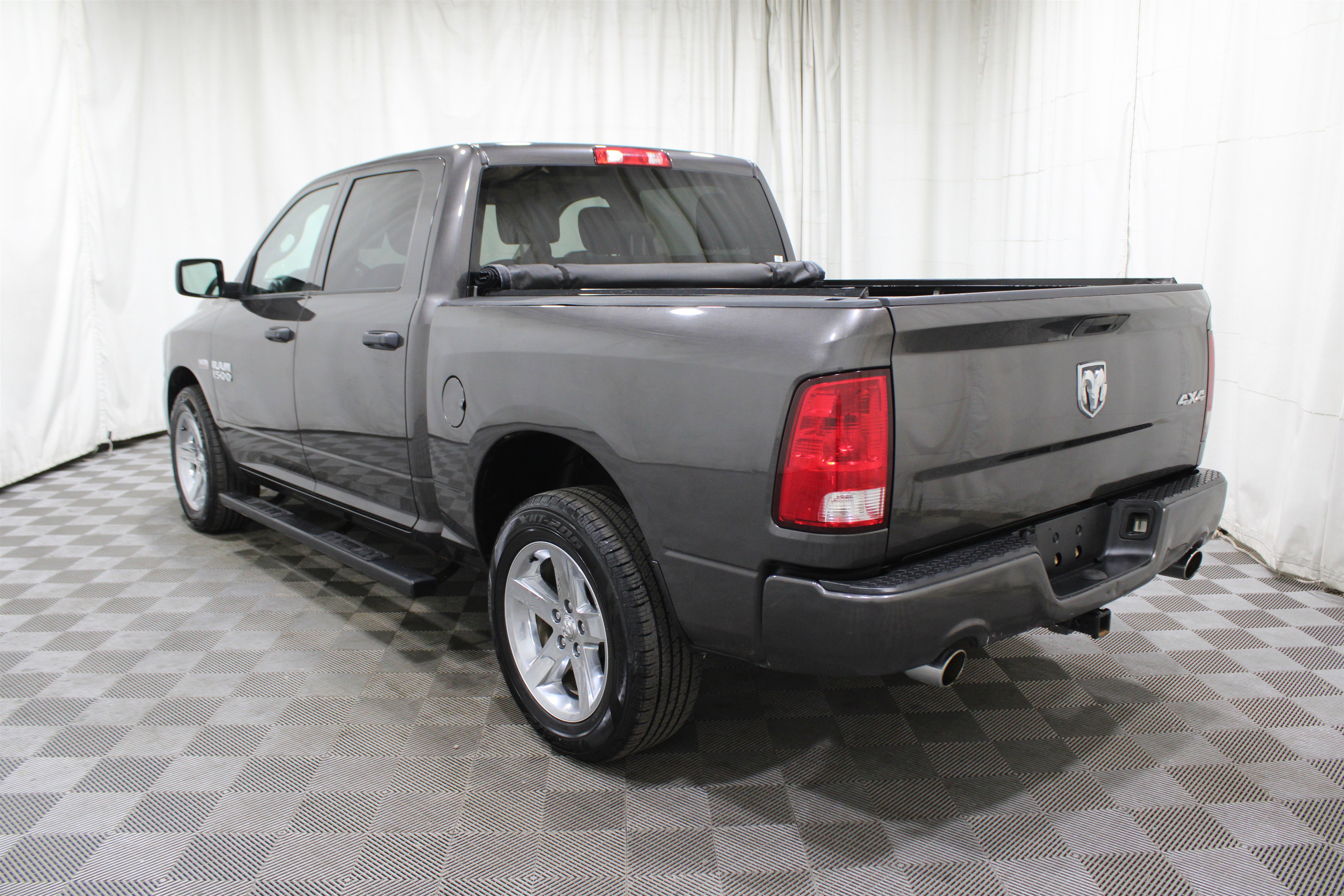 Used 2017 RAM 1500 Express w/ Express Value Package image 32